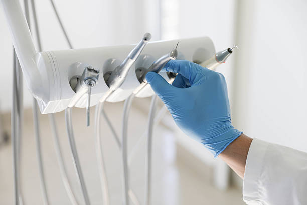 Professional Tooth Extraction technician working in Hubbard, OR